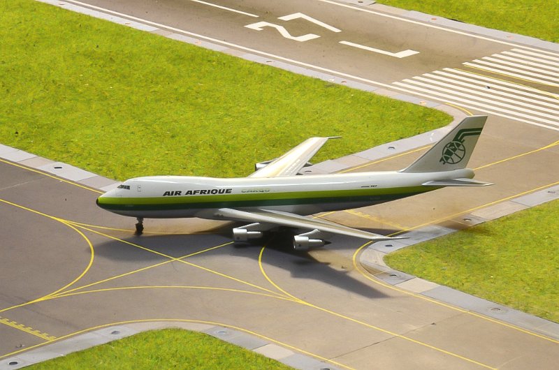 552.JPG - Boeing 747-254 F/SCD   ( TU-TAP )   Pièce collection N° 552