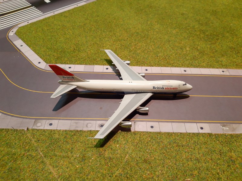 711.jpg - Boeing 747-236B ( G-BDXL ) Pièce collection N° 711