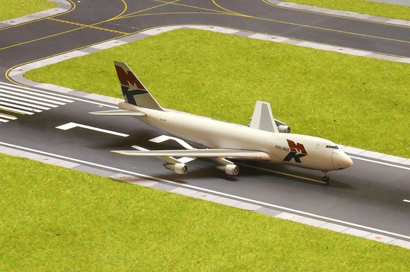 3.JPG - Boeing 747-246 F/SCD   ( 9G-MKI )   Pièce collection N° 3