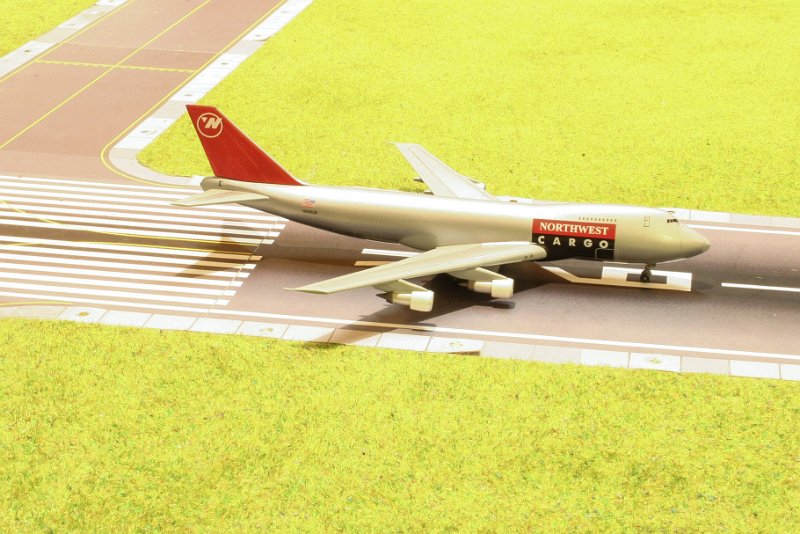 166.JPG - Boeing 747-2J9F/SCD ( N630US ) Pièce collection N° 166