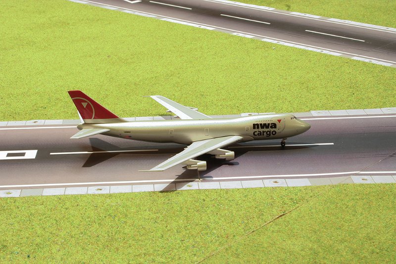 384.JPG - Boeing 747-251B/SF ( N632NW ) Pièce collection N° 384
