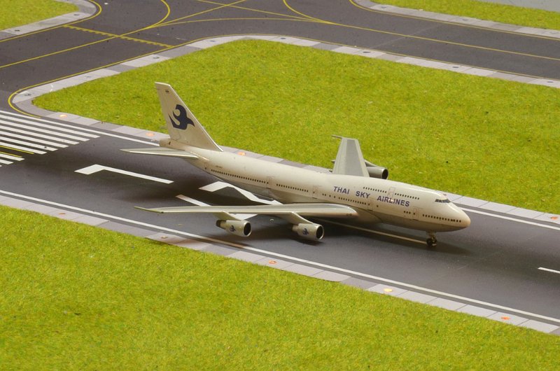 489.JPG - Boeing 747-206 B   ( HS-AJX )   Pièce collection N° 489